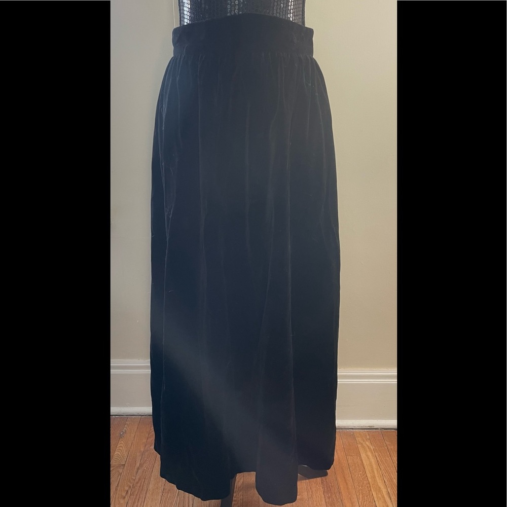 Vintage Port’s International Black Velvet Floor Length Skirt Size 10